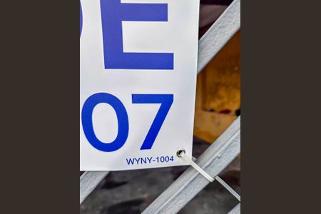 Casa à venda com 250m², 3 quartos e 2 vagas Casa à venda com 250m², 3 quartos e 2 vagasPlaca instalada na Fachada