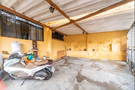 Casa à venda com 250m², 3 quartos e 2 vagas Casa à venda com 250m², 3 quartos e 2 vagasGaragem