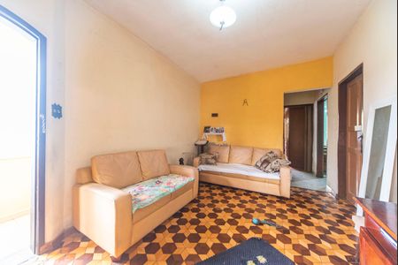 Casa à venda com 250m², 3 quartos e 2 vagas Casa à venda com 250m², 3 quartos e 2 vagasSala