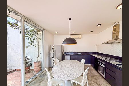 Apartamento à venda com 84m², 1 quarto e 2 vagasCozinha