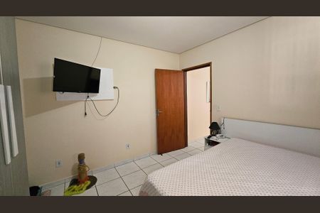 Casa à venda com 2 quartos, 80m² em Vila M Genoveva, Jundiaí