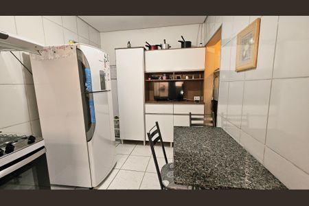 Casa à venda com 2 quartos, 80m² em Vila M Genoveva, Jundiaí