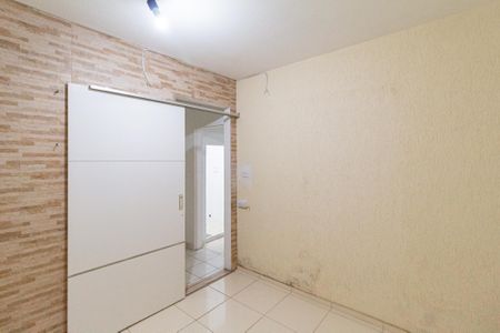 Quarto 1 de casa para alugar com 2 quartos, 70m² em Jardim Santo Estevao, Carapicuíba