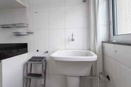 Apartamento à venda com 120m², 4 quartos e 2 vagas Apartamento à venda com 120m², 4 quartos e 2 vagasÁrea de serviço