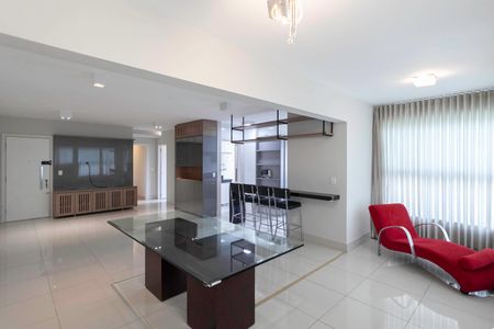 Apartamento à venda com 120m², 4 quartos e 2 vagas Apartamento à venda com 120m², 4 quartos e 2 vagasSala