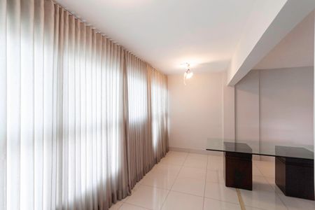 Apartamento à venda com 120m², 4 quartos e 2 vagas Apartamento à venda com 120m², 4 quartos e 2 vagasSala