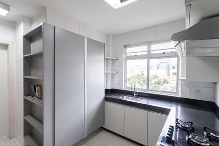 Apartamento à venda com 120m², 4 quartos e 2 vagas Apartamento à venda com 120m², 4 quartos e 2 vagasCozinha