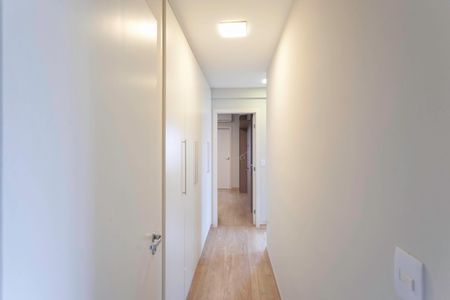 Apartamento à venda com 120m², 4 quartos e 2 vagas Apartamento à venda com 120m², 4 quartos e 2 vagasCorredor
