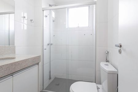 Apartamento à venda com 120m², 4 quartos e 2 vagas Apartamento à venda com 120m², 4 quartos e 2 vagasBanheiro social