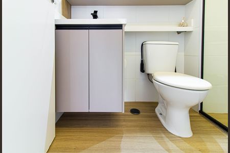 Apartamento para alugar com 32m², 1 quarto e sem vaga Apartamento para alugar com 32m², 1 quarto e sem vagaBanheiro da Suíte