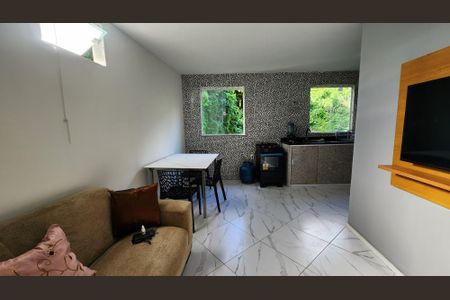 Sala  de apartamento para alugar com 1 quarto, 45m² em Brotas, Salvador