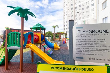 Apartamento à venda com 35m², 2 quartos e sem vagaÁrea comum - Playground