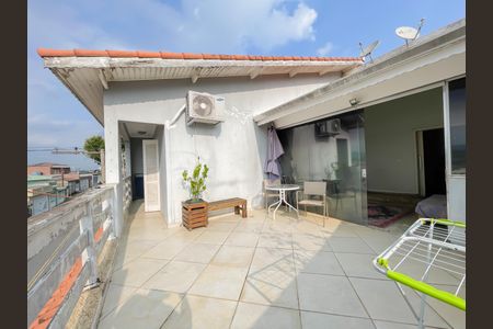 Casa à venda com 351m², 4 quartos e 3 vagas Casa à venda com 351m², 4 quartos e 3 vagasVaranda