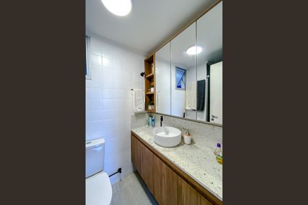 Apartamento à venda com 55m², 2 quartos e 1 vaga Apartamento à venda com 55m², 2 quartos e 1 vagaBanheiro