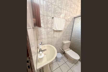 Casa à venda com 218m², 3 quartos e 3 vagasBanheiro Social