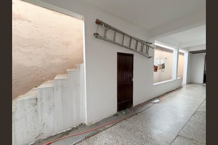 Casa à venda com 218m², 3 quartos e 3 vagasGaragem e quintal