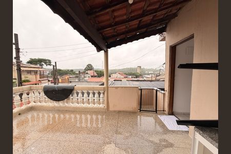Casa à venda com 218m², 3 quartos e 3 vagasQuarto 2 - Sacada