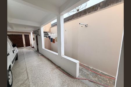Casa à venda com 218m², 3 quartos e 3 vagasGaragem e quintal