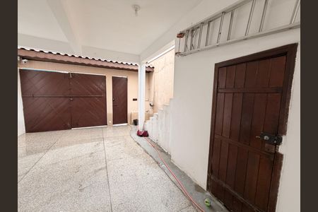 Casa à venda com 218m², 3 quartos e 3 vagasGaragem e quintal