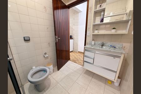 Casa à venda com 218m², 3 quartos e 3 vagasBanheiro Social 2