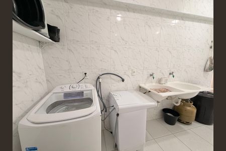 Casa à venda com 218m², 3 quartos e 3 vagasÁrea de Serviço