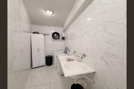 Casa à venda com 218m², 3 quartos e 3 vagasÁrea de Serviço