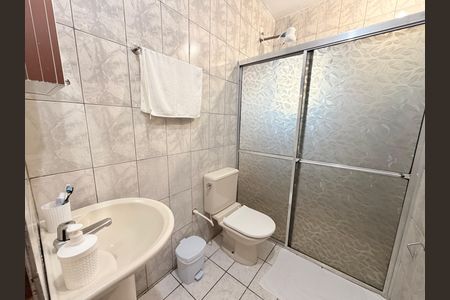 Casa à venda com 218m², 3 quartos e 3 vagasBanheiro Social