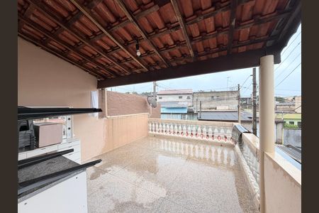 Casa à venda com 218m², 3 quartos e 3 vagasQuarto 2 - Sacada
