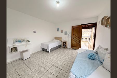Casa à venda com 218m², 3 quartos e 3 vagasQuarto 2