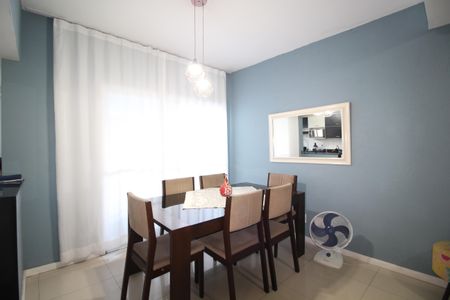 Sala de casa de condomínio à venda com 3 quartos, 100m² em Taquara, Rio de Janeiro