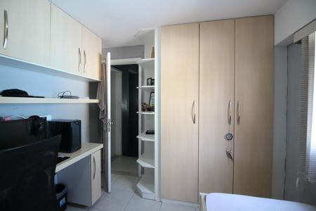 Casa de condomínio à venda com 100m², 3 quartos e 1 vagaQuarto 2