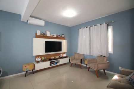 Sala de casa de condomínio à venda com 3 quartos, 100m² em Taquara, Rio de Janeiro