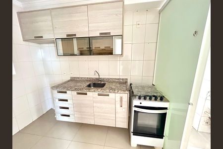 Apartamento para alugar com 65m², 2 quartos e 1 vagaCozinha