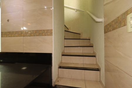 Apartamento à venda com 110m², 2 quartos e 1 vagaEscada para a cobertura