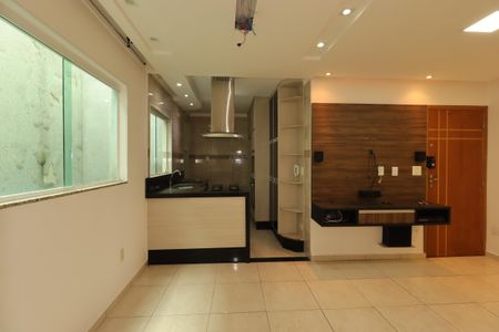 Sala de apartamento à venda com 2 quartos, 110m² em Jardim Progresso, Santo André