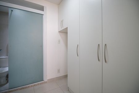Apartamento à venda com 118m², 4 quartos e 2 vagas Apartamento à venda com 118m², 4 quartos e 2 vagasQuarto de Serviço