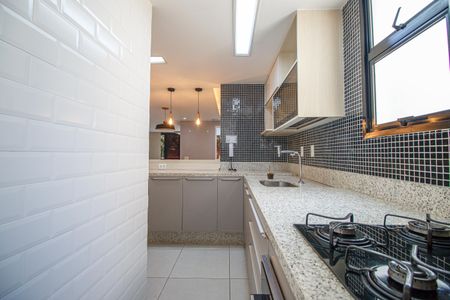 Apartamento à venda com 118m², 4 quartos e 2 vagas Apartamento à venda com 118m², 4 quartos e 2 vagasCozinha