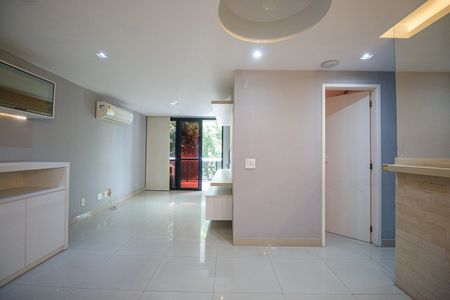 Apartamento à venda com 118m², 4 quartos e 2 vagas Apartamento à venda com 118m², 4 quartos e 2 vagasSala