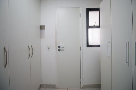 Apartamento à venda com 118m², 4 quartos e 2 vagas Apartamento à venda com 118m², 4 quartos e 2 vagasQuarto de Serviço