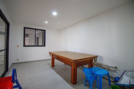Apartamento à venda com 118m², 4 quartos e 2 vagas Apartamento à venda com 118m², 4 quartos e 2 vagasSalão de Festas