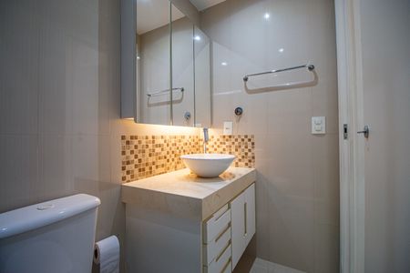 Apartamento à venda com 118m², 4 quartos e 2 vagas Apartamento à venda com 118m², 4 quartos e 2 vagasBanheiro Suite