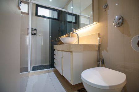 Apartamento à venda com 118m², 4 quartos e 2 vagas Apartamento à venda com 118m², 4 quartos e 2 vagasBanheiro