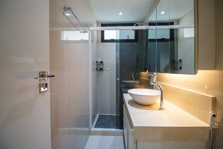 Apartamento à venda com 118m², 4 quartos e 2 vagas Apartamento à venda com 118m², 4 quartos e 2 vagasBanheiro