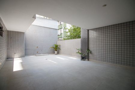 Apartamento à venda com 118m², 4 quartos e 2 vagas Apartamento à venda com 118m², 4 quartos e 2 vagasÁrea Comum