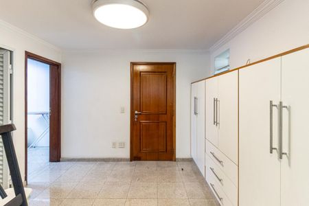 Apartamento à venda com 255m², 4 quartos e 2 vagas Apartamento à venda com 255m², 4 quartos e 2 vagasÁrea de Serviço