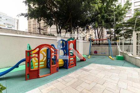 Apartamento à venda com 255m², 4 quartos e 2 vagas Apartamento à venda com 255m², 4 quartos e 2 vagasPlayground