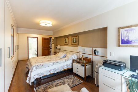 Apartamento à venda com 255m², 4 quartos e 2 vagas Apartamento à venda com 255m², 4 quartos e 2 vagasQuarto da Suíte 1