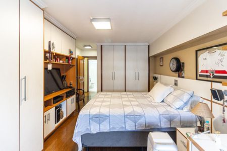 Apartamento à venda com 255m², 4 quartos e 2 vagas Apartamento à venda com 255m², 4 quartos e 2 vagasQuarto 3