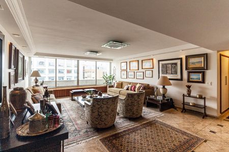 Apartamento à venda com 255m², 4 quartos e 2 vagas Apartamento à venda com 255m², 4 quartos e 2 vagasSala