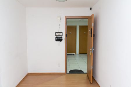 Sala de apartamento para alugar com 2 quartos, 55m² em Inhoaíba, Rio de Janeiro